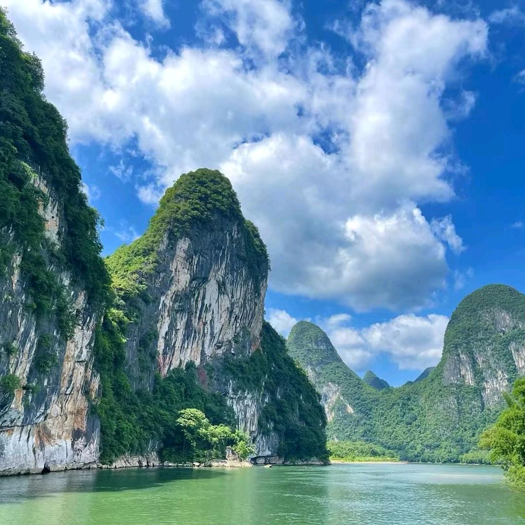 在画脸谱的小清源