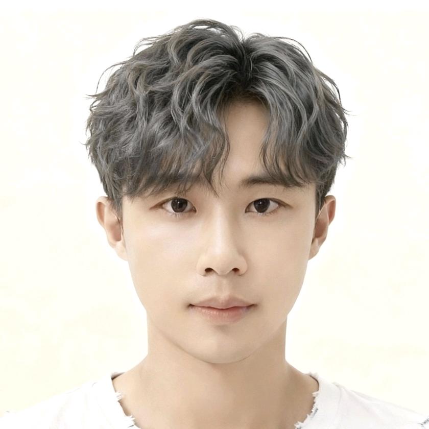 𝙀𝙈𝙊丶华年