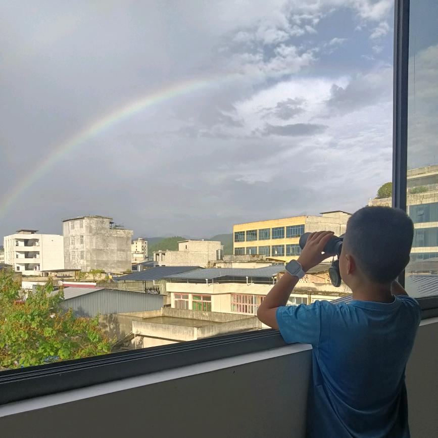 辫子哥童装幺姨店