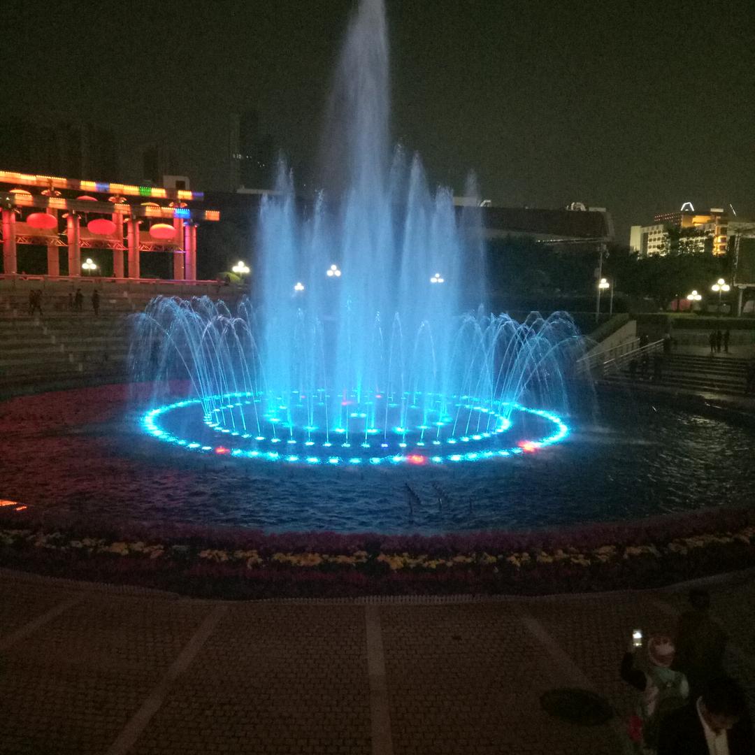 有山有水