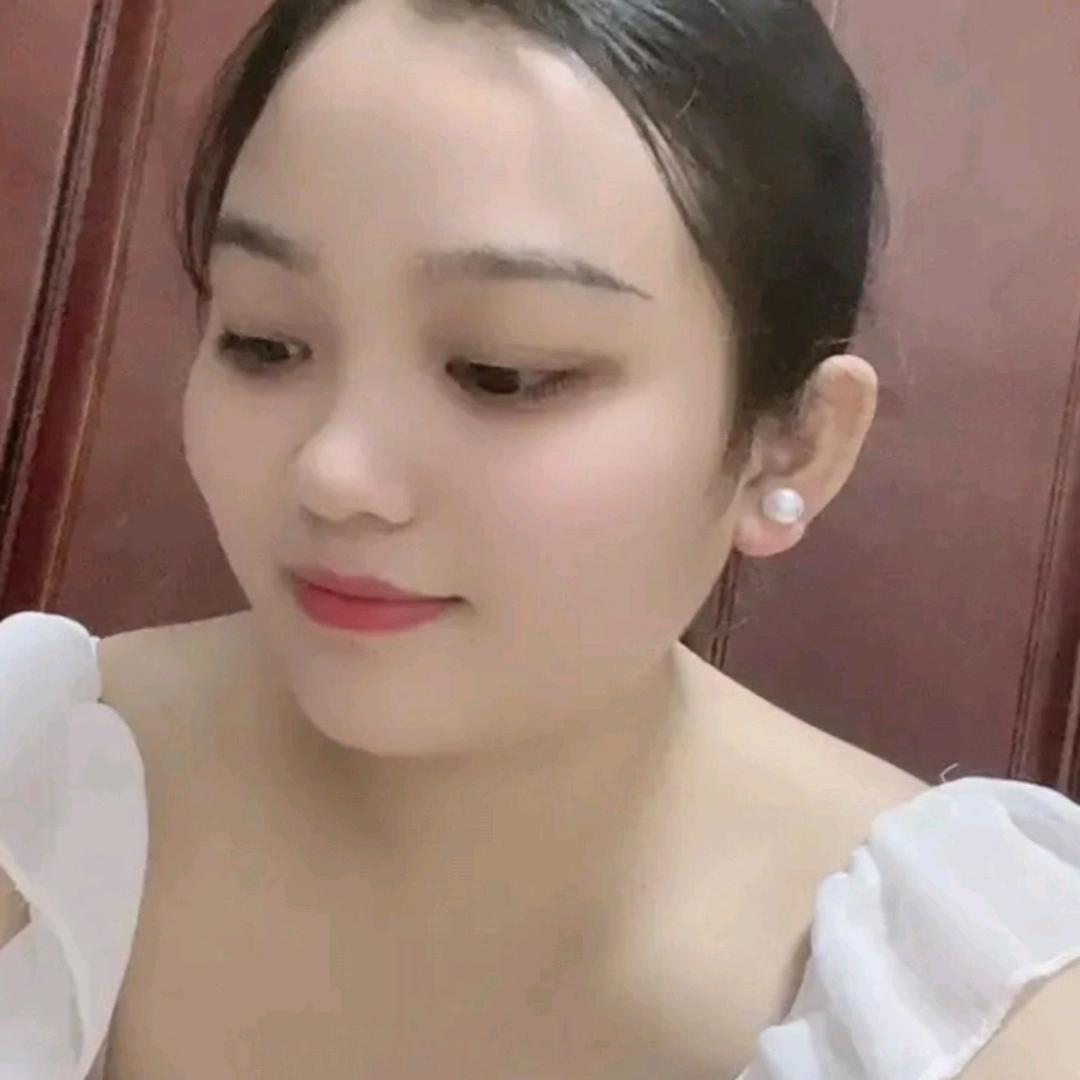 依依