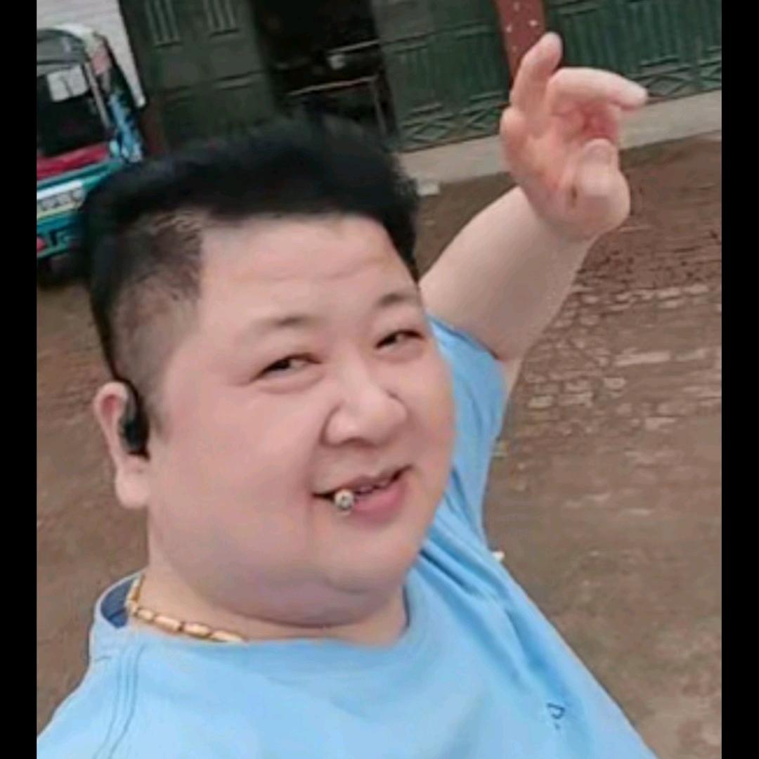 爱你的人