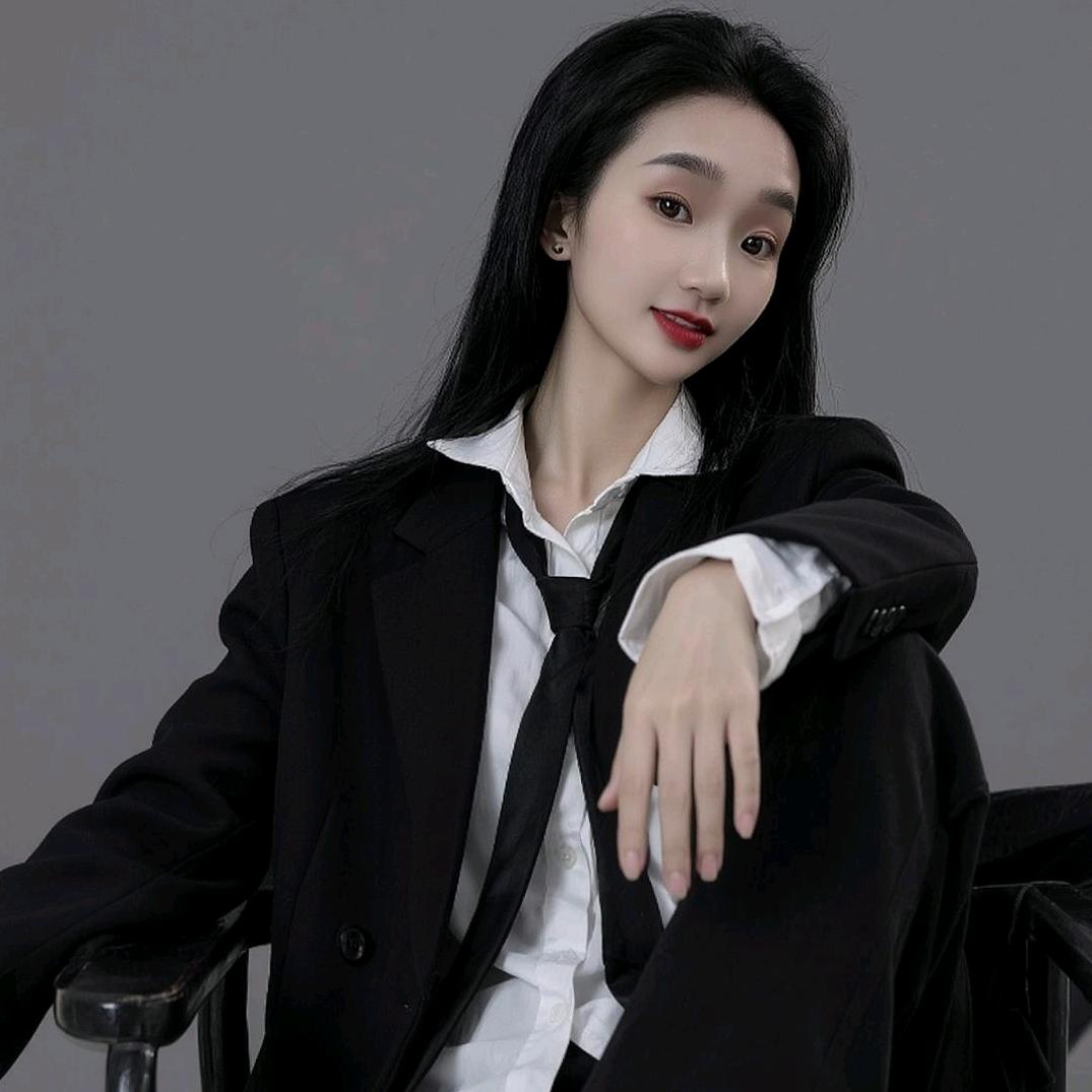 威宁万鸿城服装批发零售