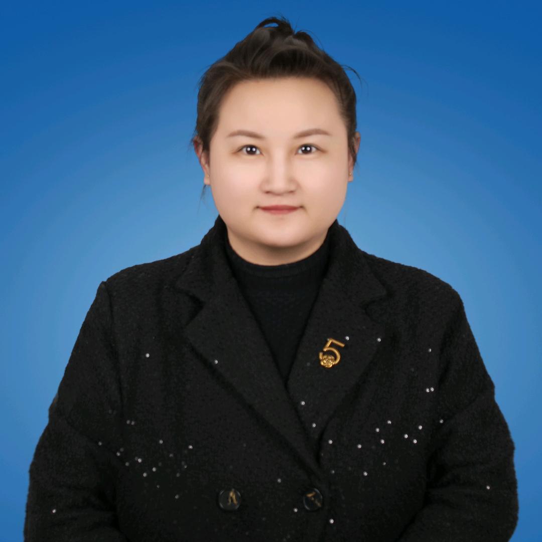 我姓杨，木  易  杨