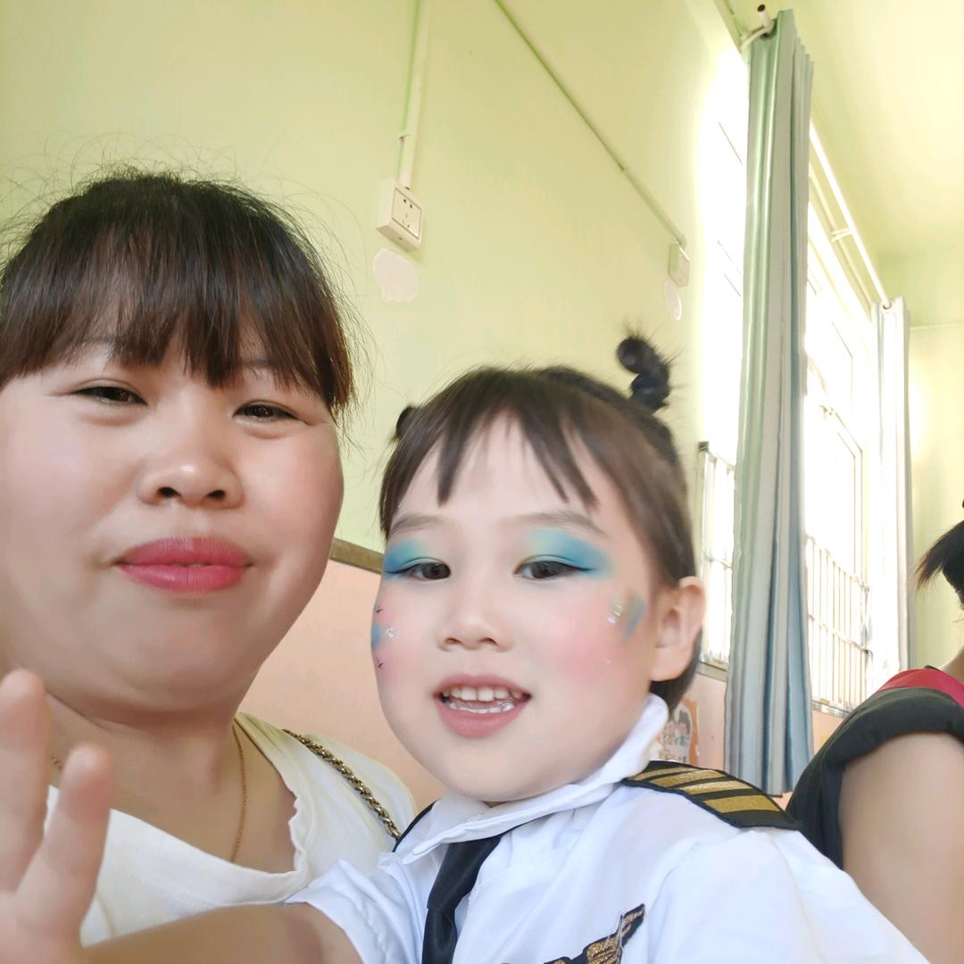 彩彩