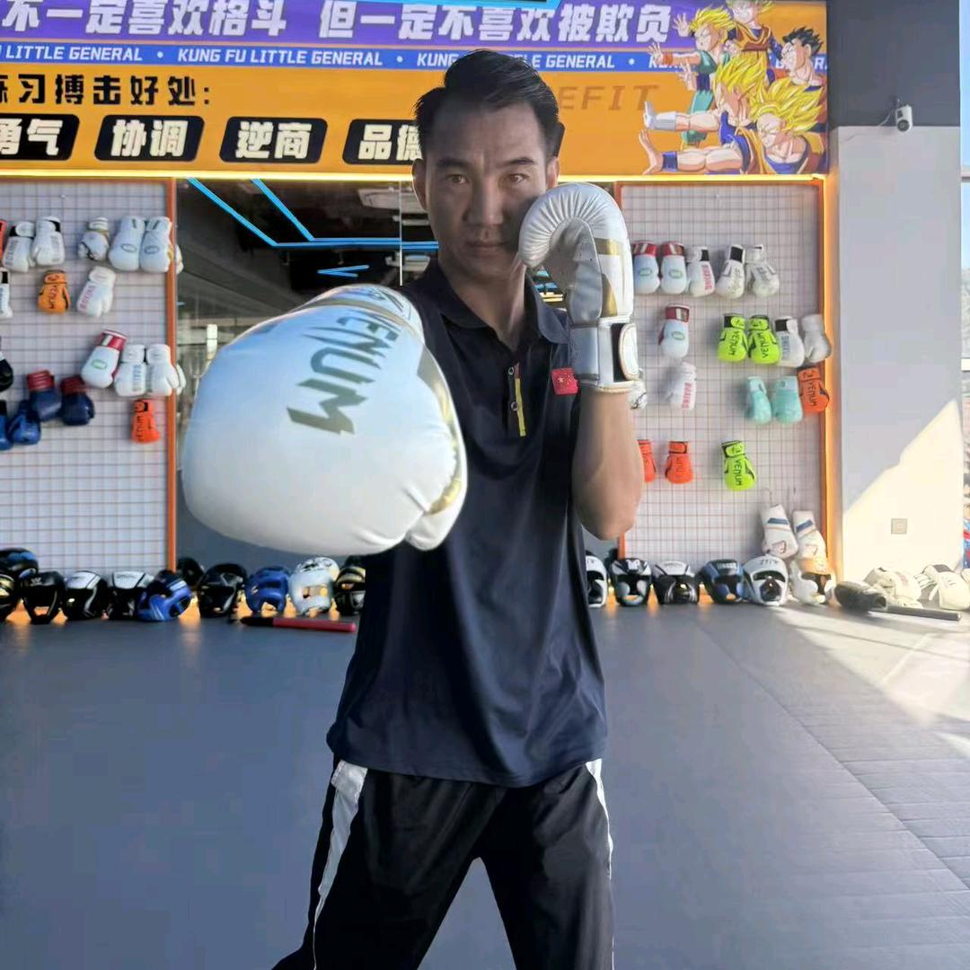 江津散打搏击刘教练