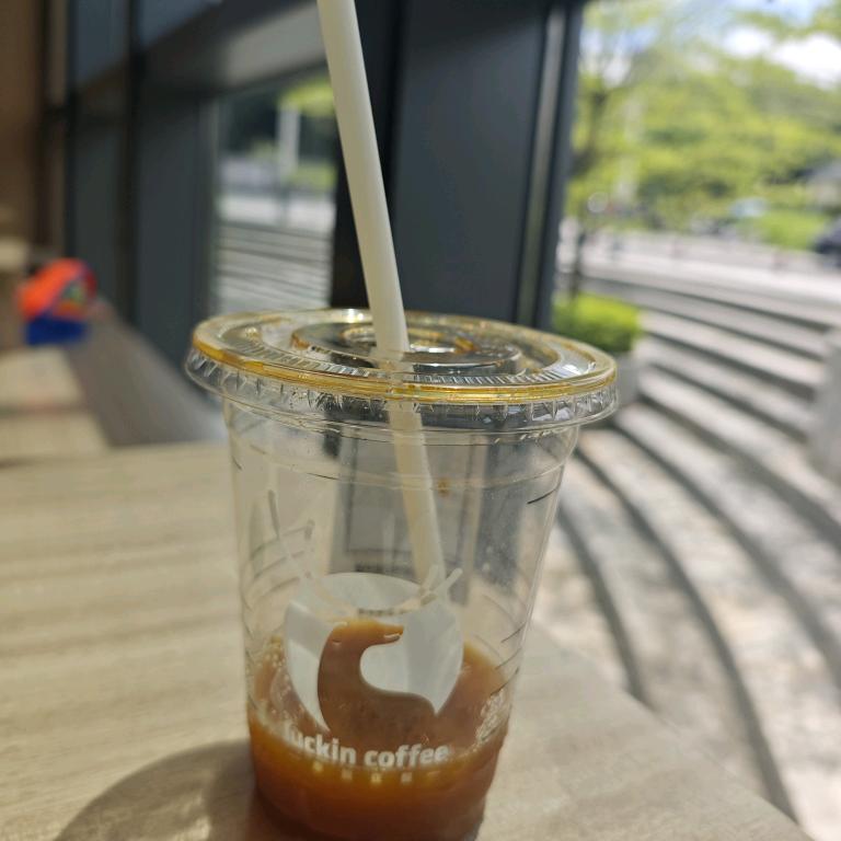 黑夜的萤火虫