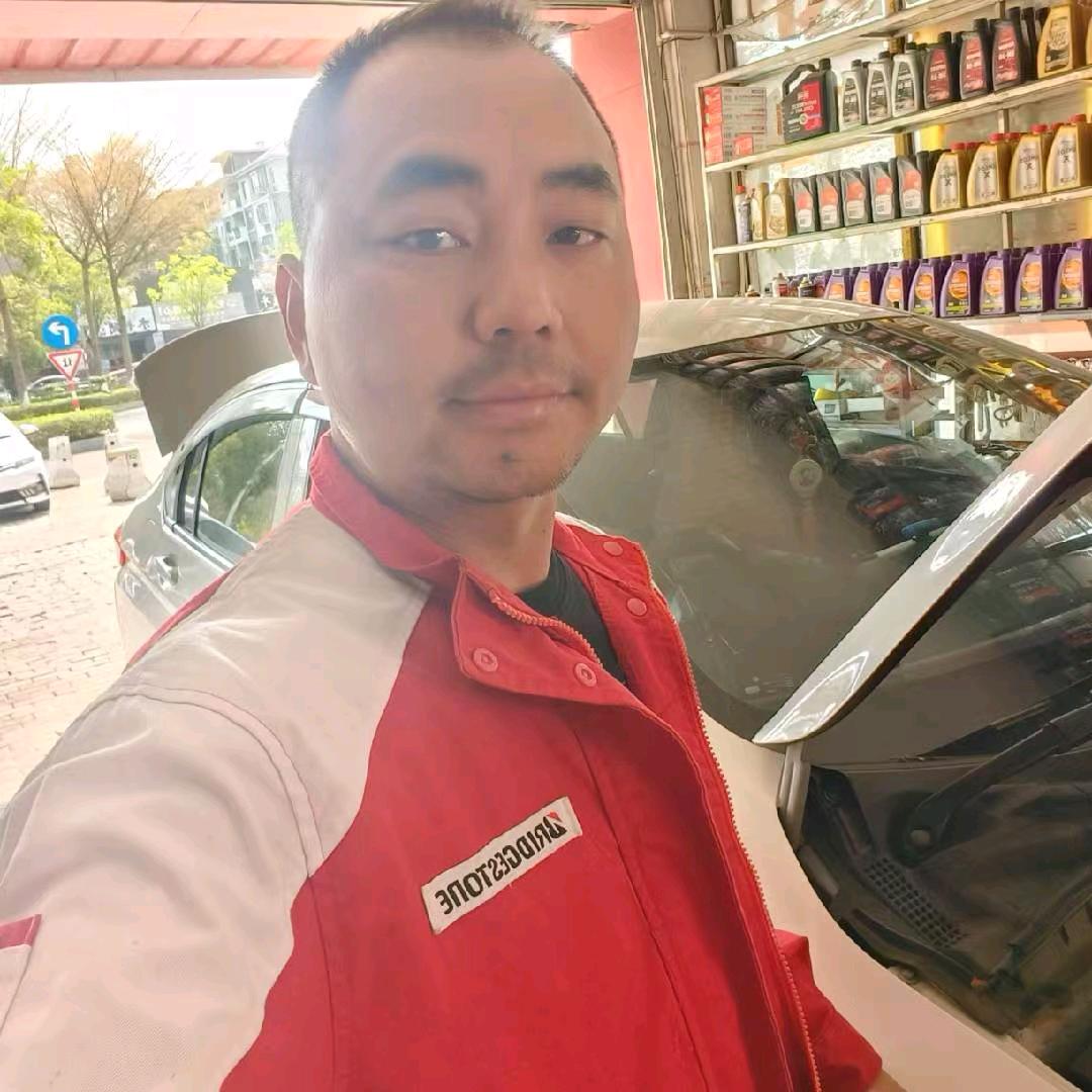贵港港北区修车找廖师傅