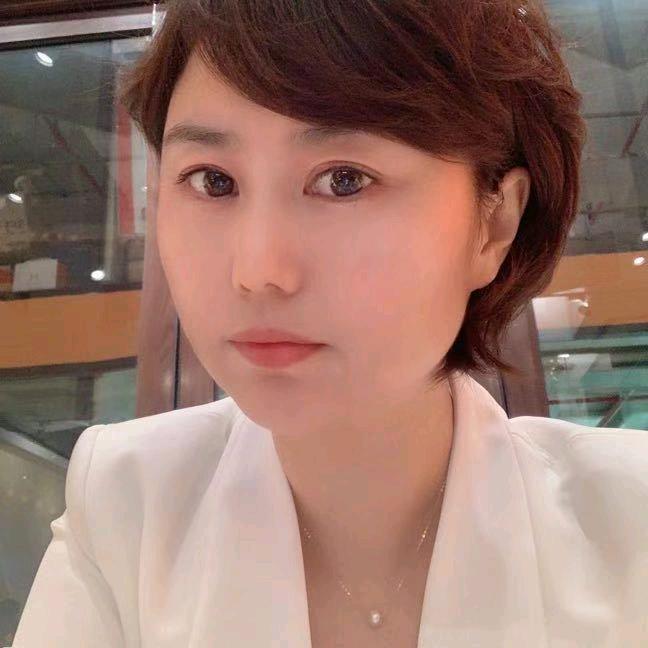 晓琴头像