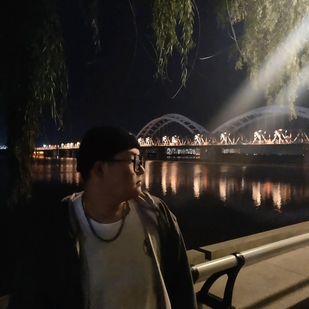 越富.