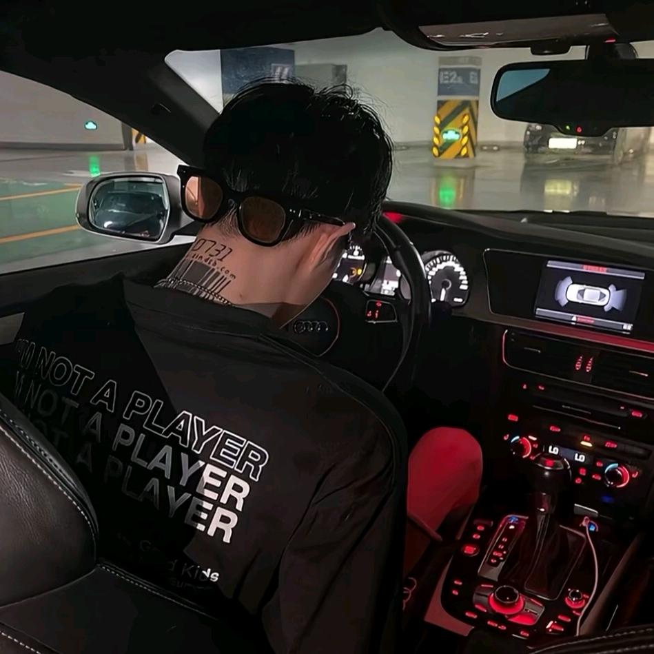 贵毕老蓝✨️（吃丹修仙）