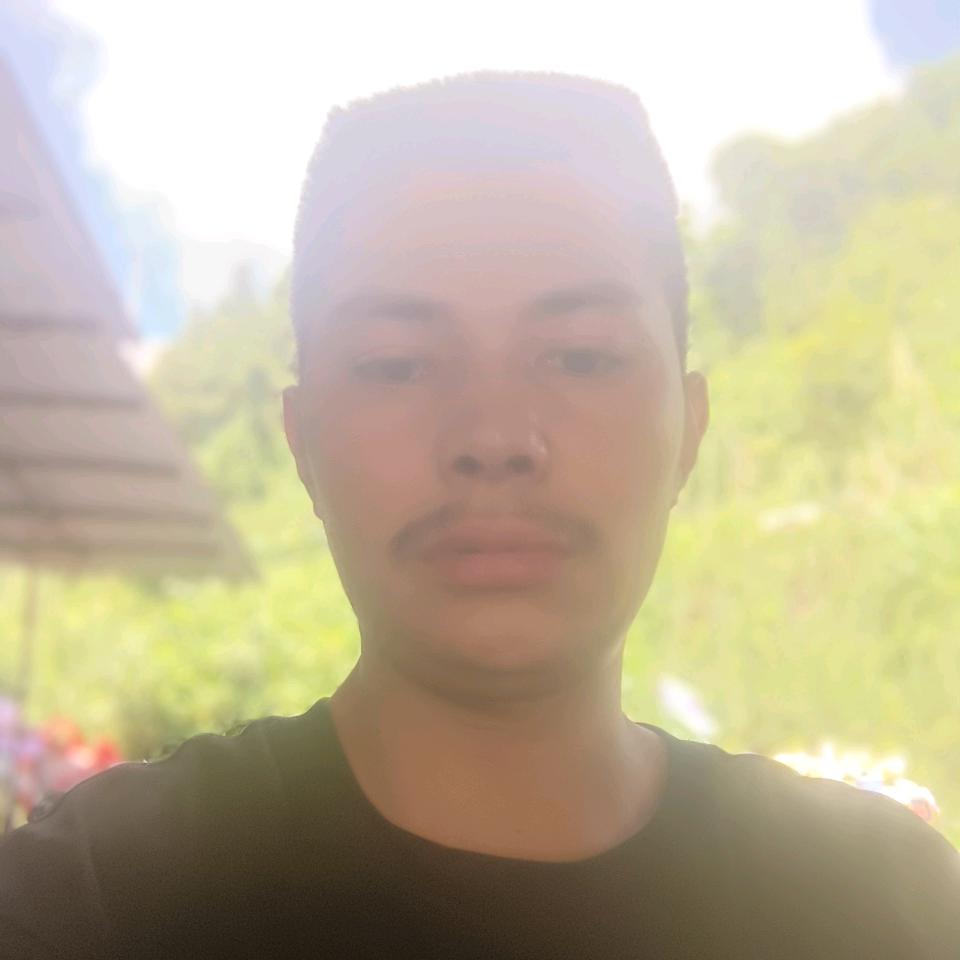 彭艺飞
