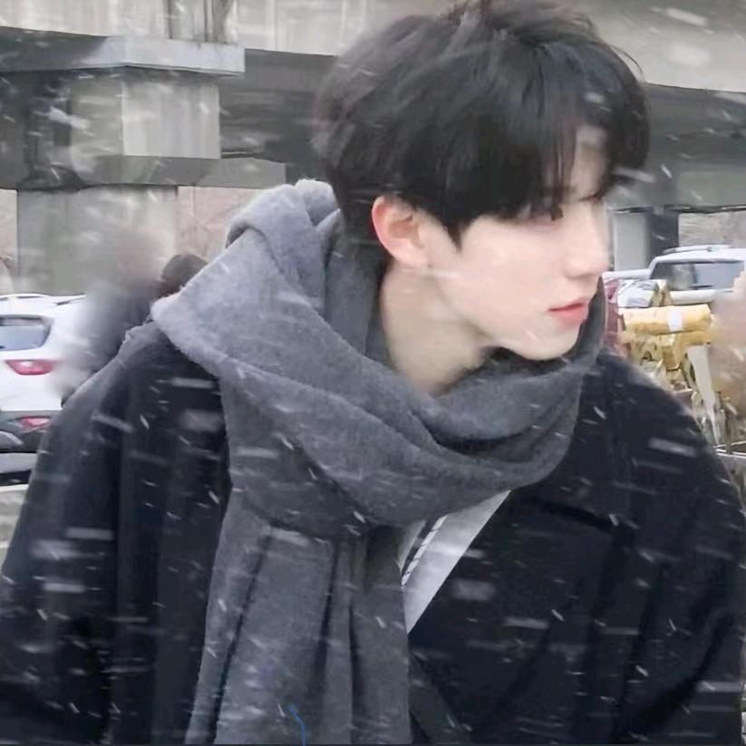 海洋里的易拉罐🏸