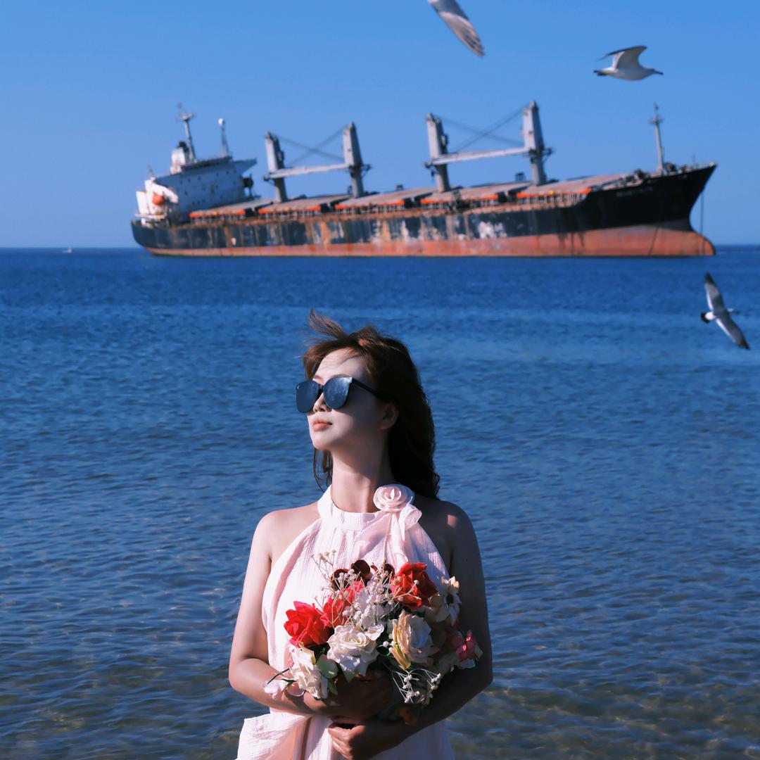 所爱隔山海，山海皆可平。