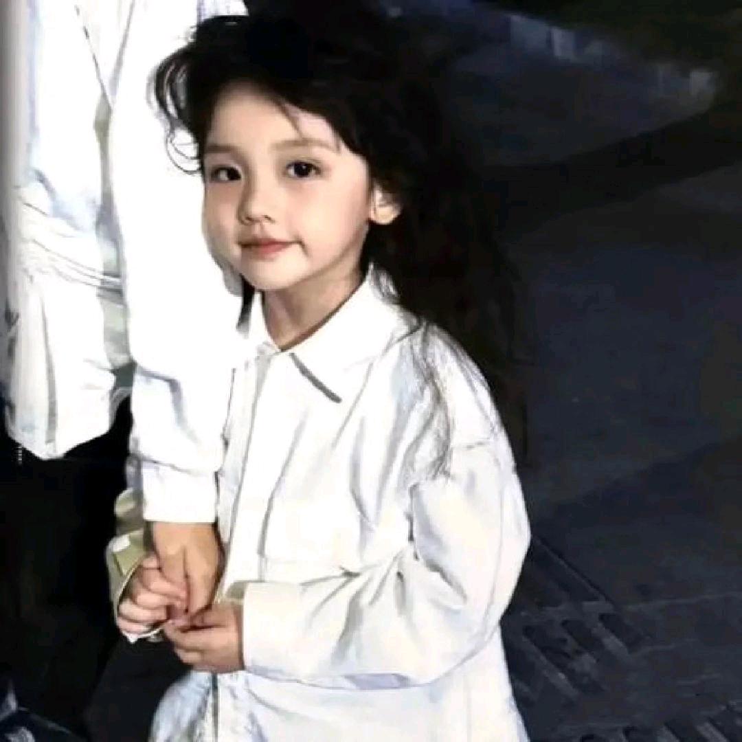 倒立睡觉只为眼泪不往下掉