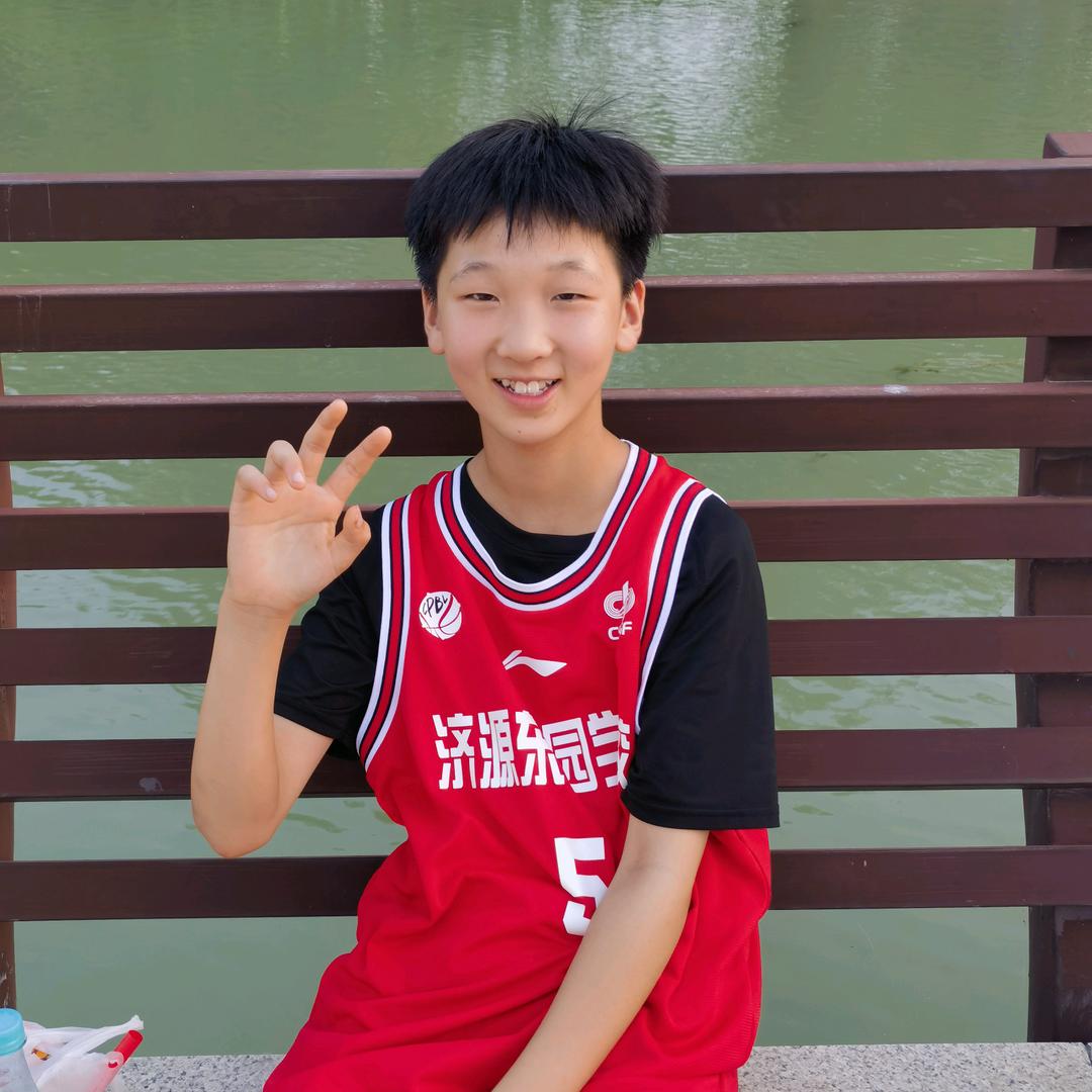 小姑娘的篮球梦