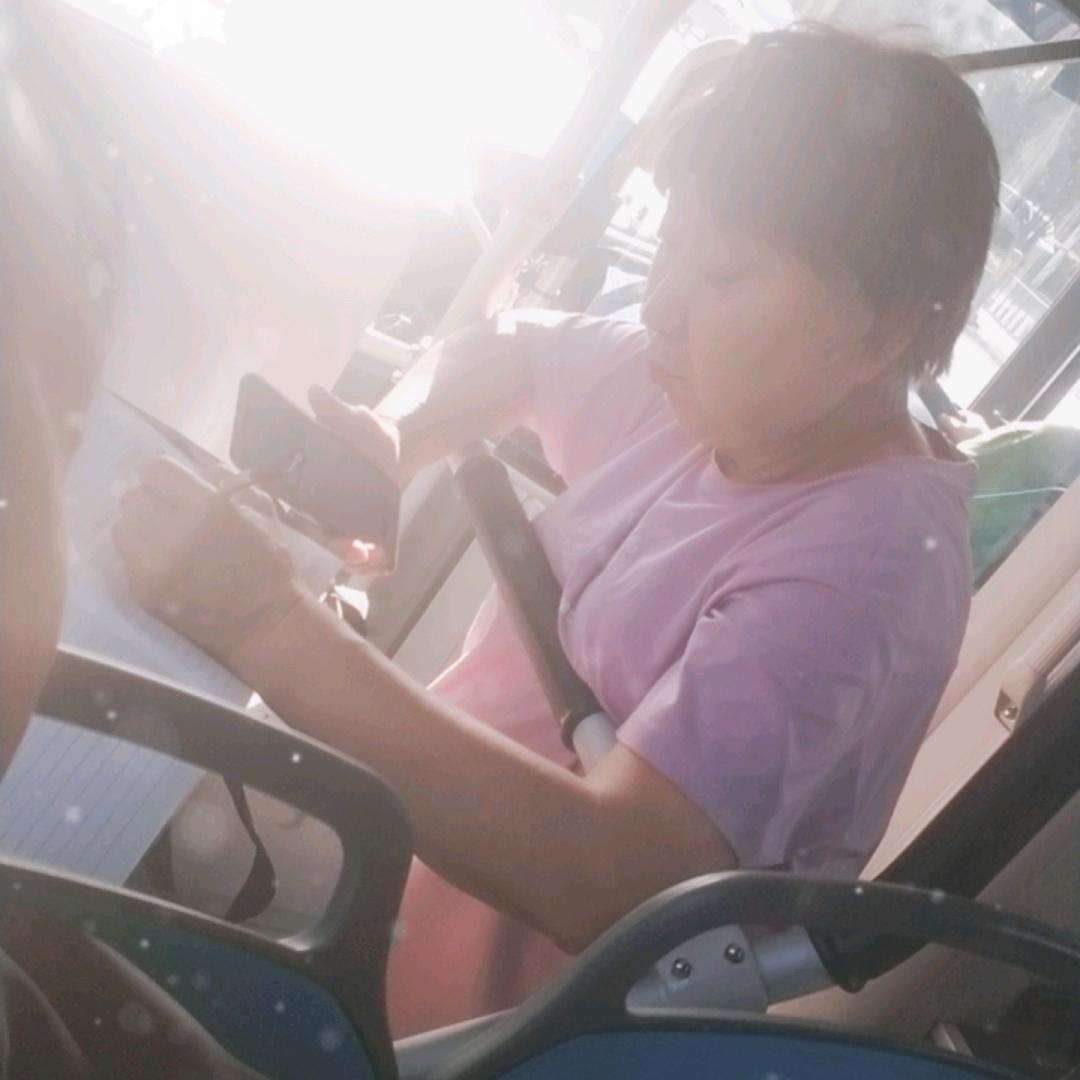 当你放下的不是书是黄金拿起的不是纸是气质