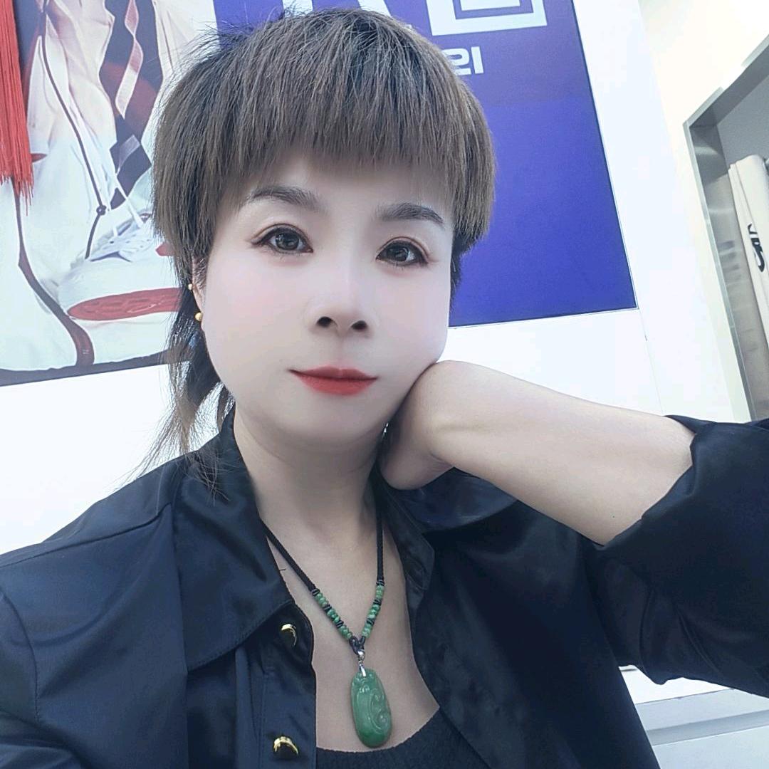 名尚服装姐