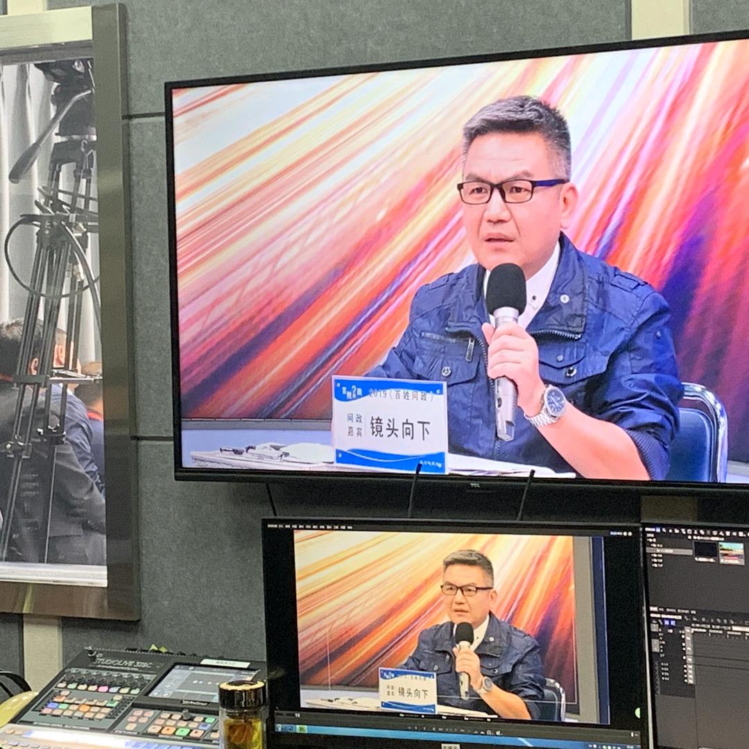 镜头向下_
