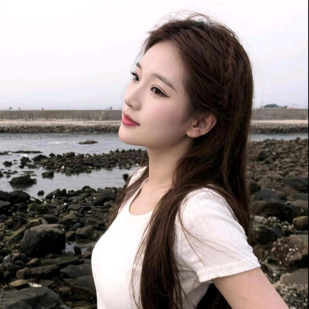 曼     曼