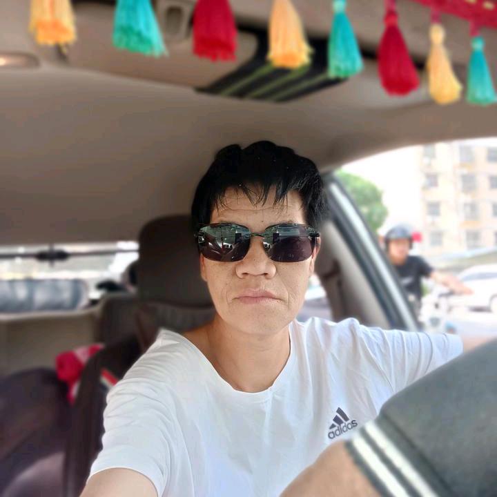 爱拍摄的小杜
