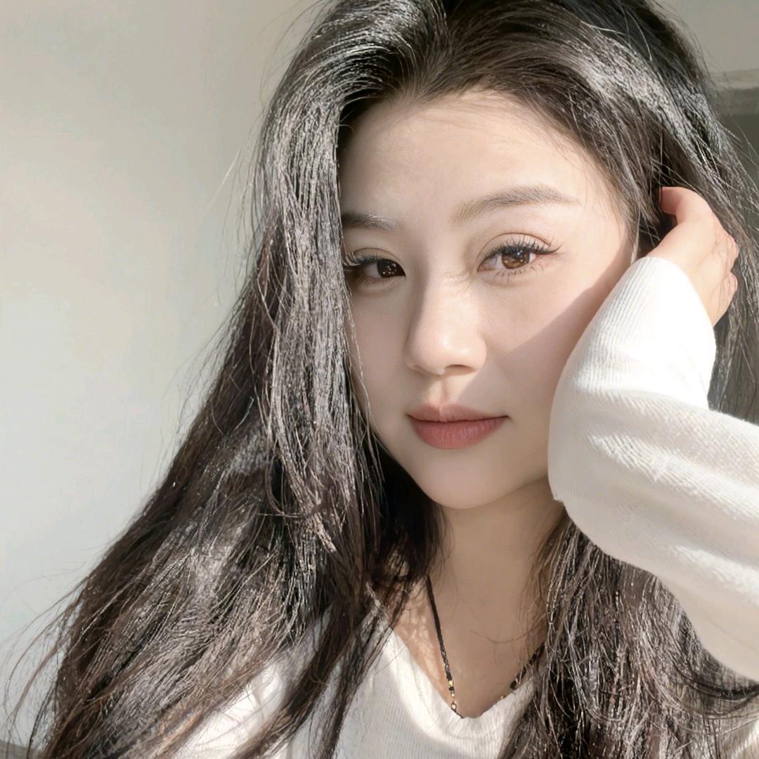 💋 Miss Chen