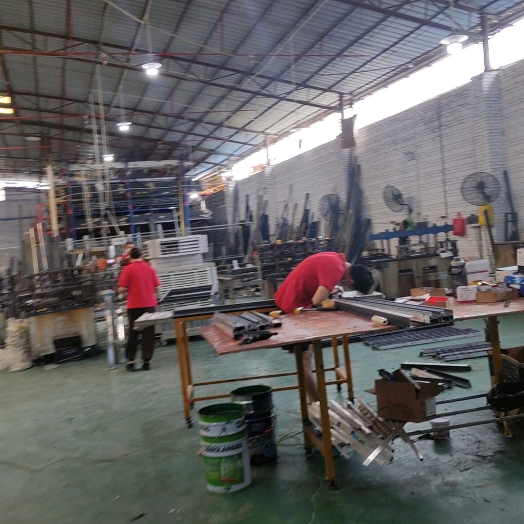 佛山市兴广银门窗~泳~