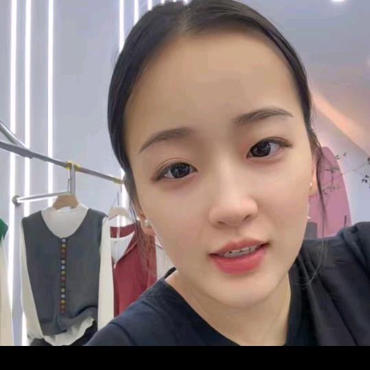 泡沫美人 - 鑫鑫