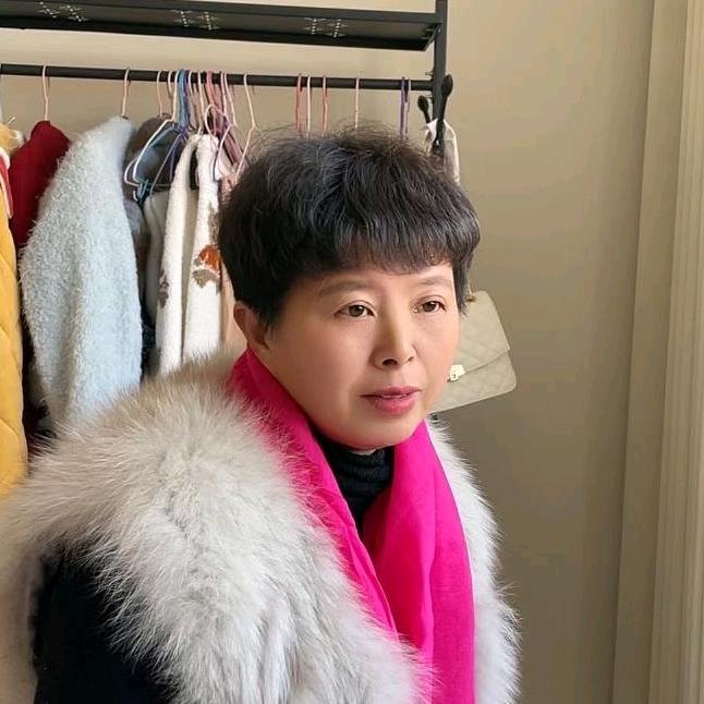 邓邓（不定时开播）