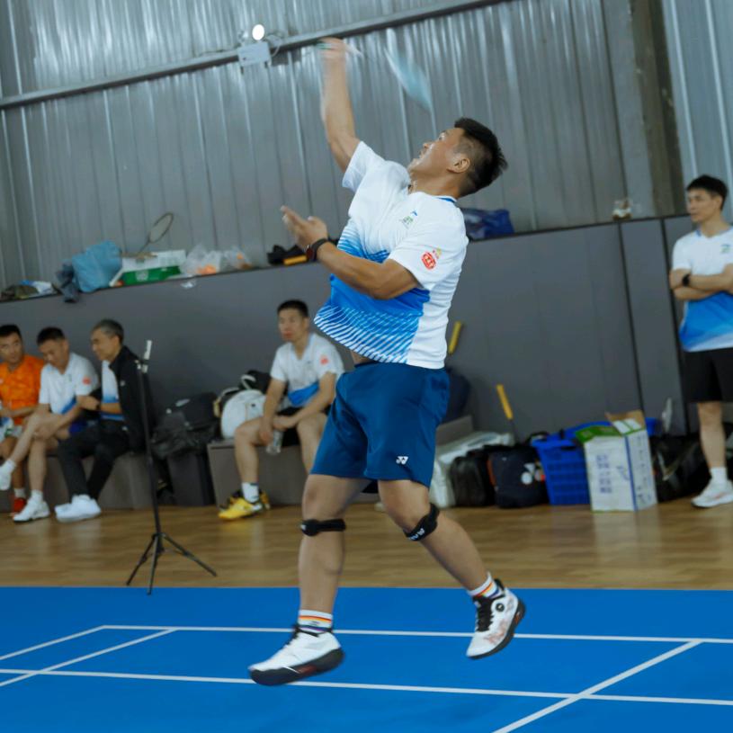 拖地板🏸