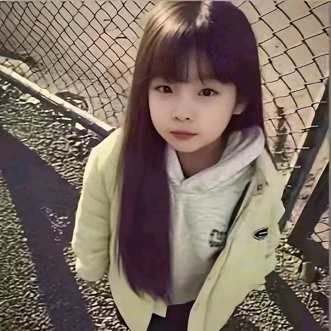 依依.