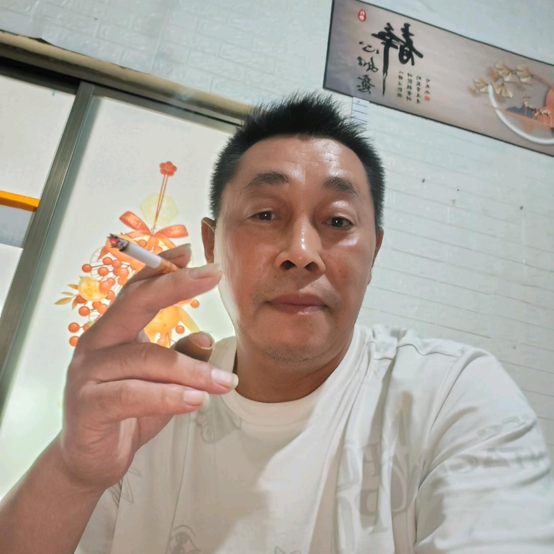 彭君
