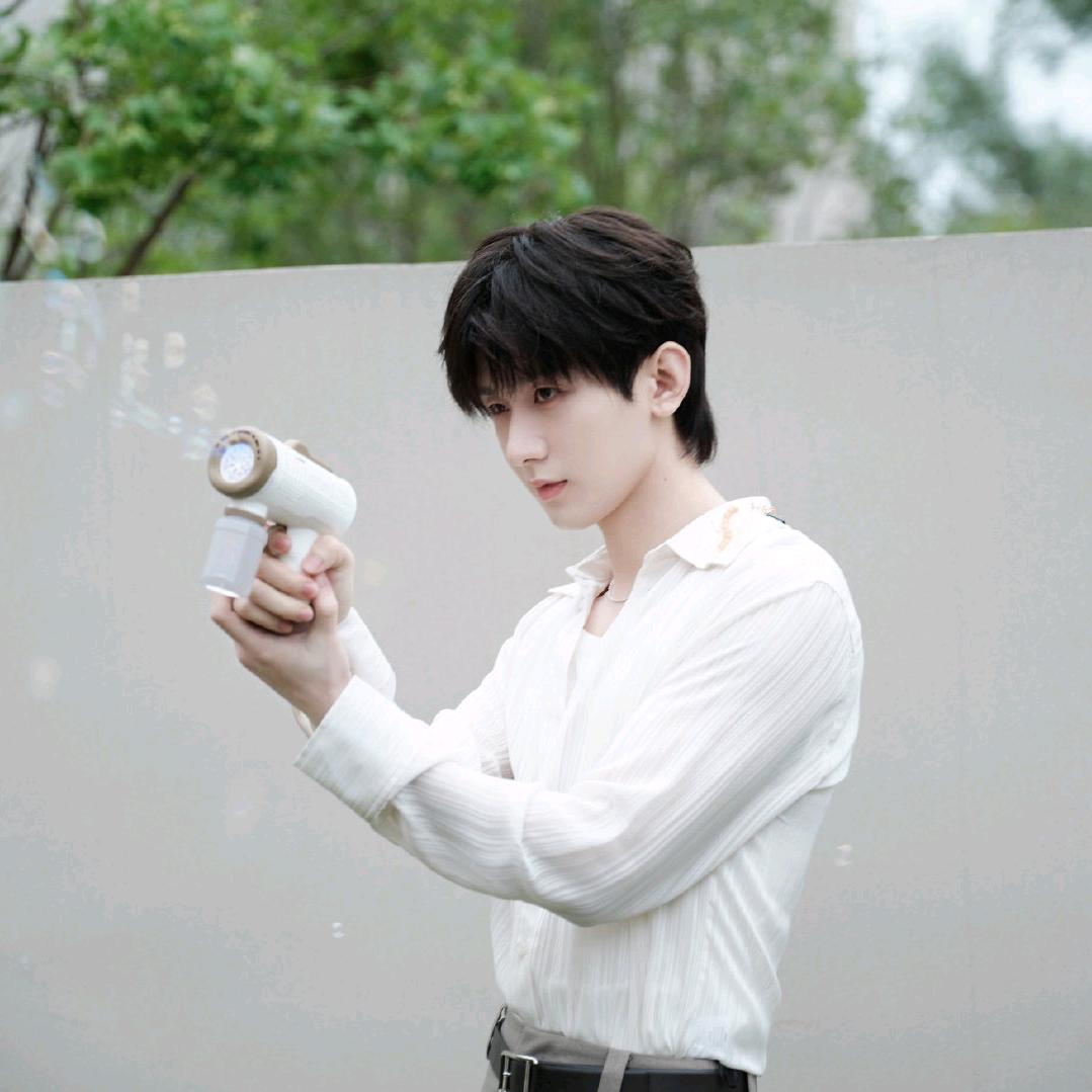 思淇(见过成毅啦)