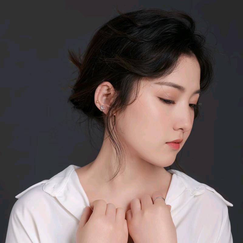 仝仝