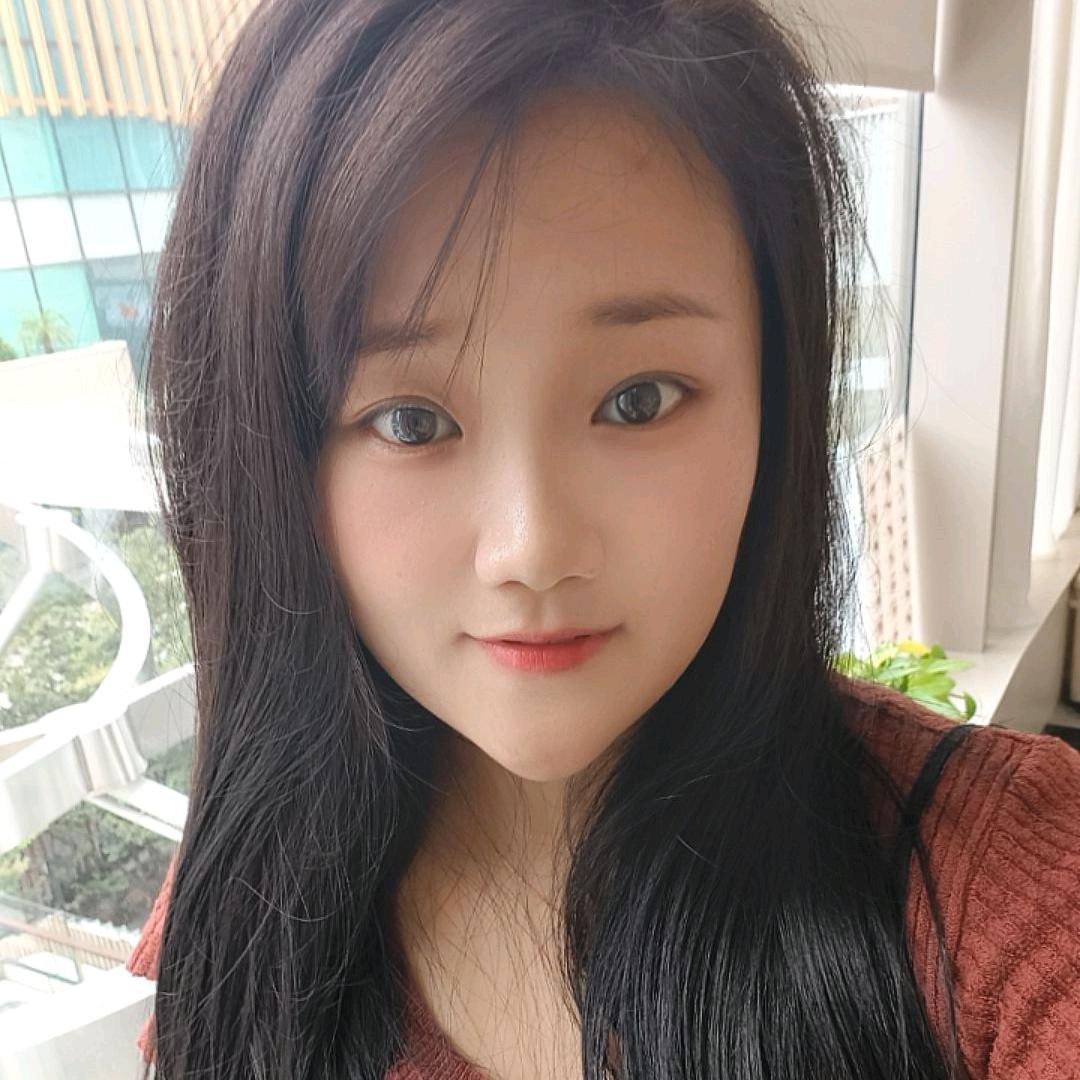 何开心，小何