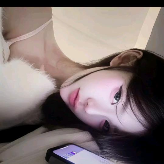 忙着吃饭.