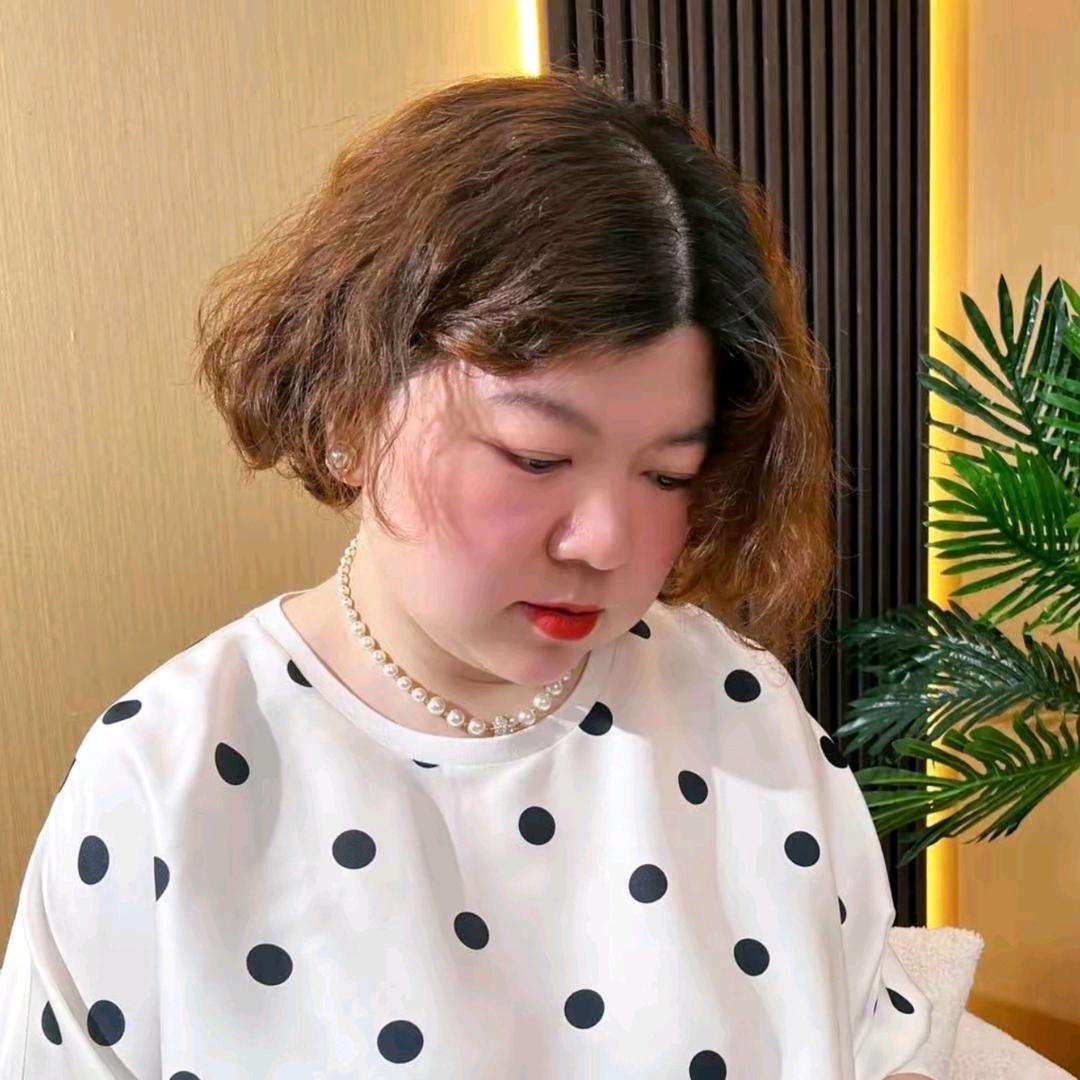 真丝小宝总（穿搭分享）