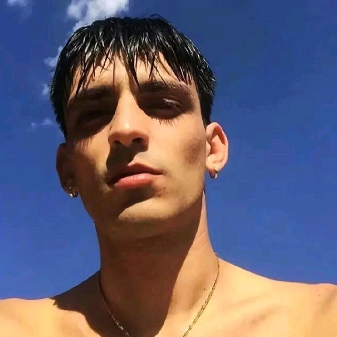 满山猴子我腚最红