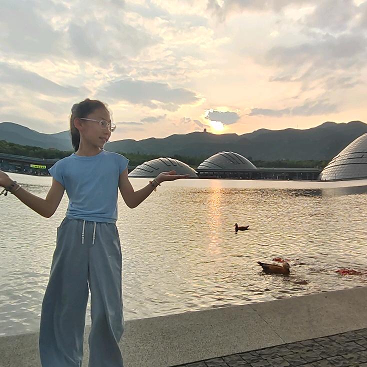 玉桂狗小女孩