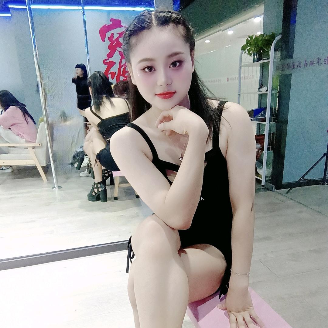 叶子🍃小姐姐💞