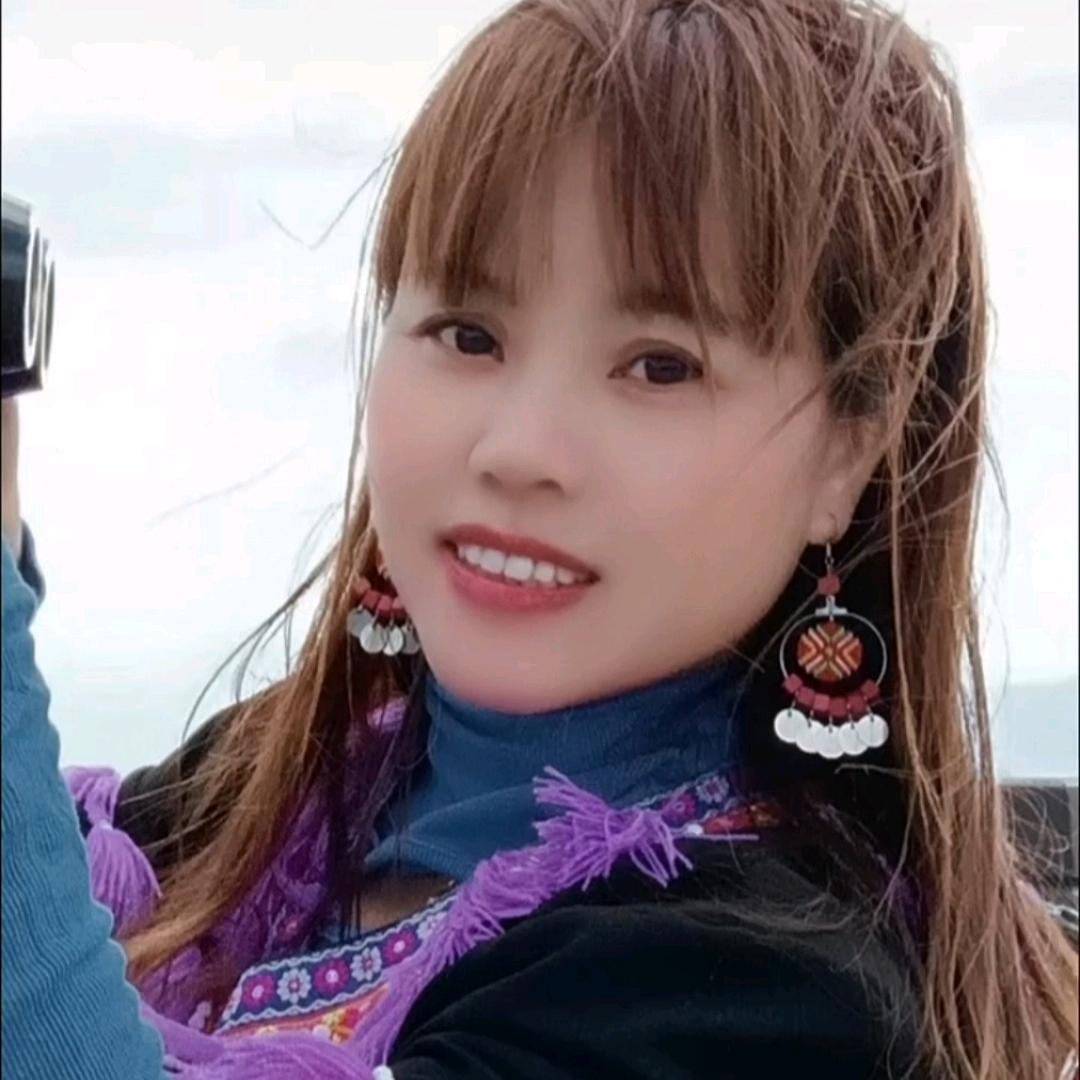 （2）妹有点胖乎乎