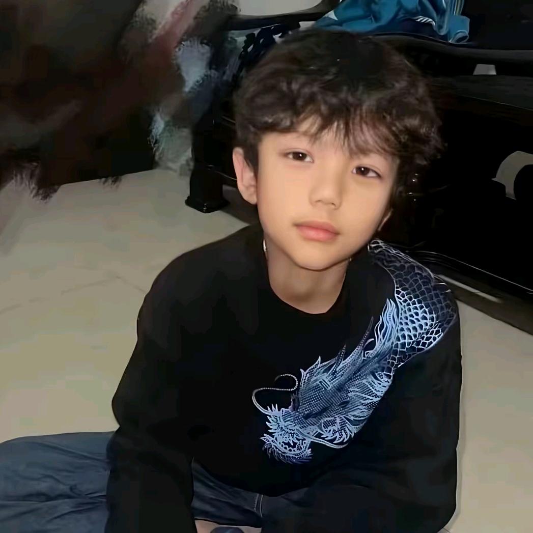 杰.