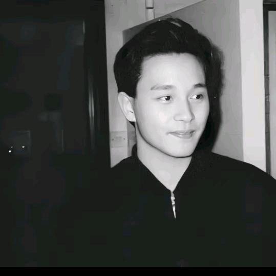 张鑫。
