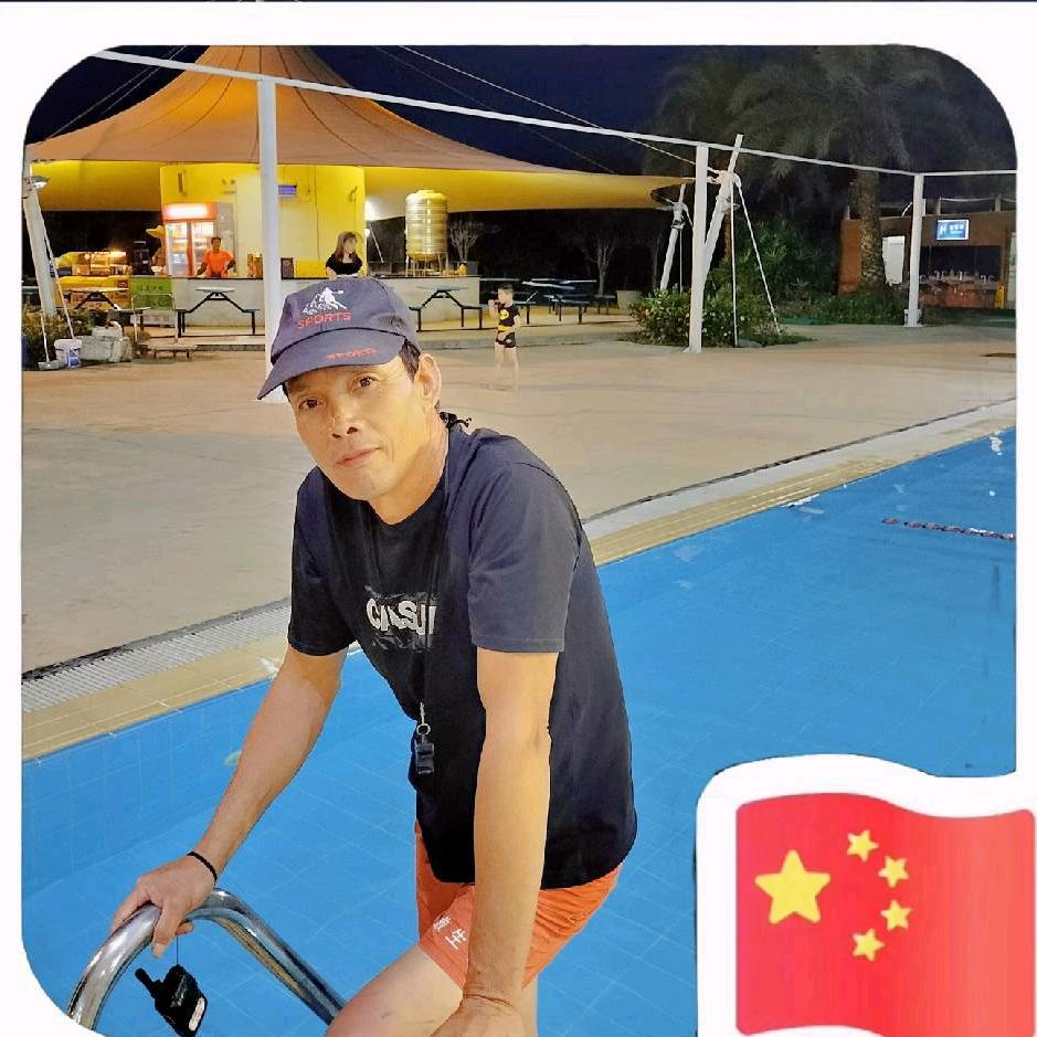 马尔代夫水上乐园 张明明教练