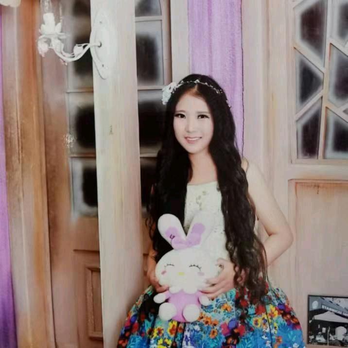 单亲妈妈带娃谋生计