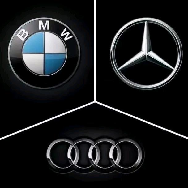 爱玩车的业余玩家李俊杰