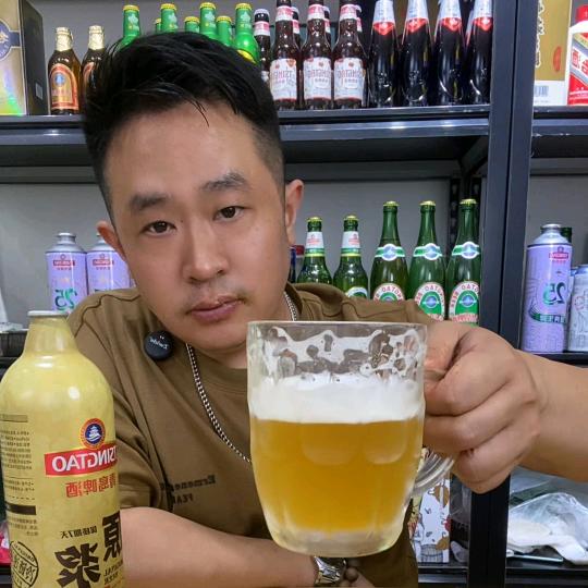 九哥「爱喝点」