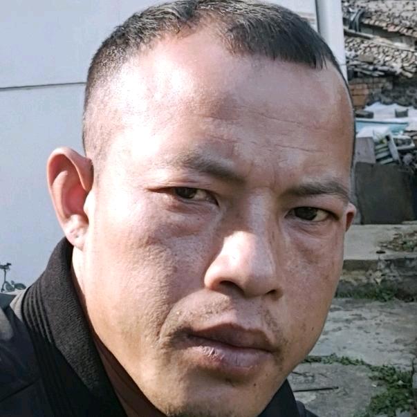 莫正荣🐍🇨🇳专业刮腻子上墙漆✔