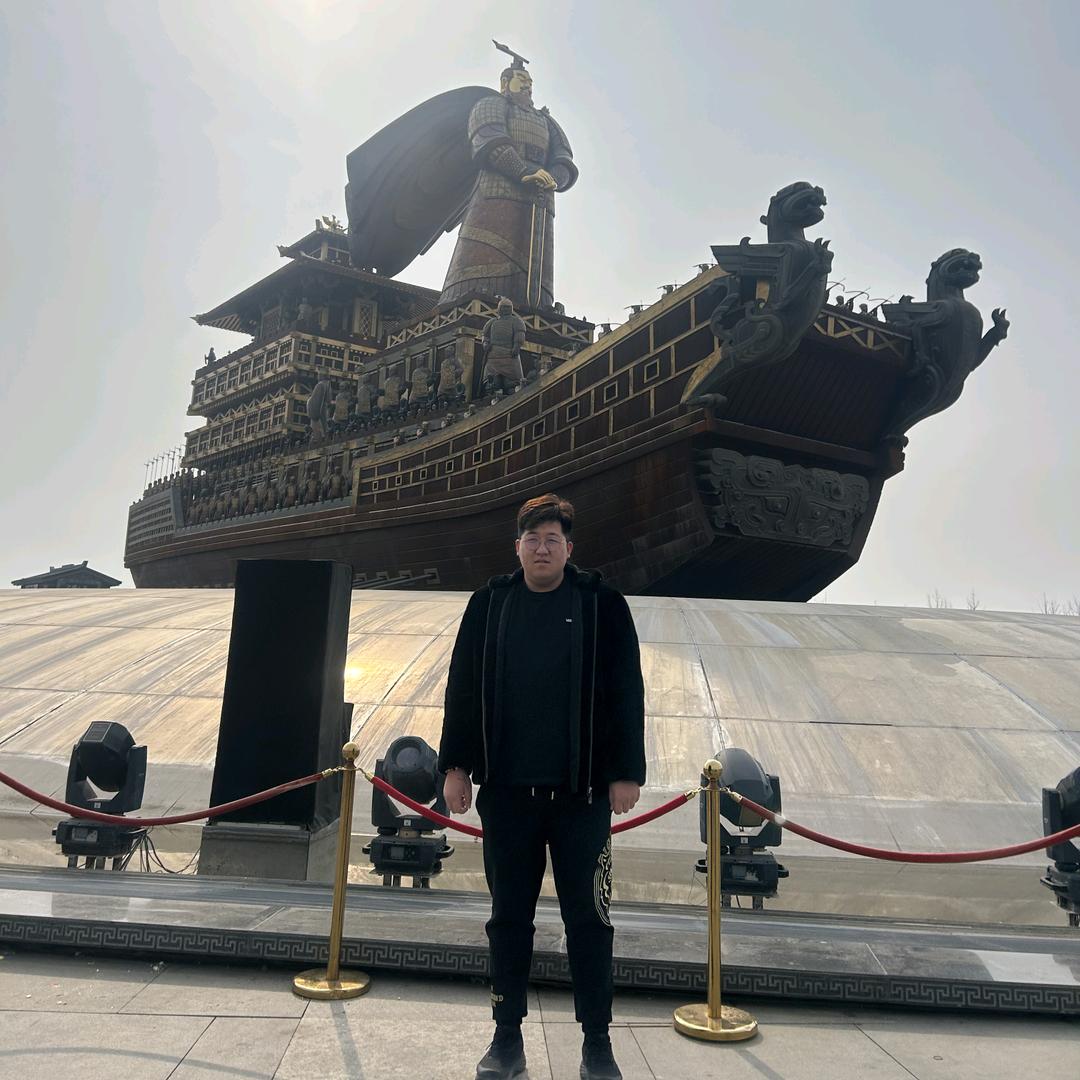 丁思豪