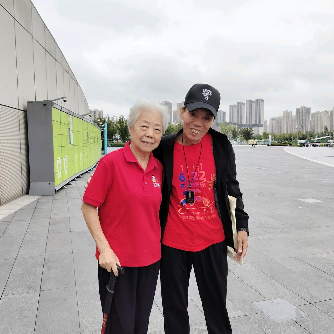 龙哥，传递正能量